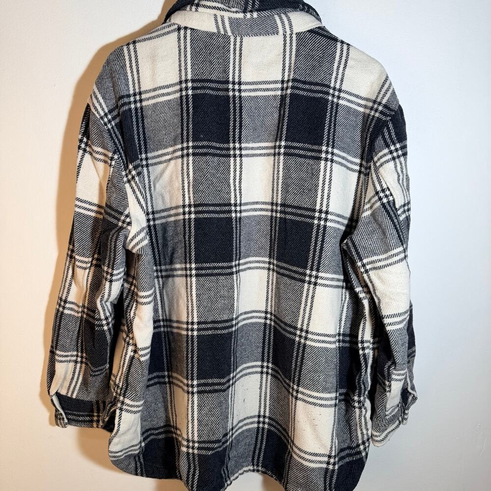Shacket Plaid Jacket - Picture 3 of 4